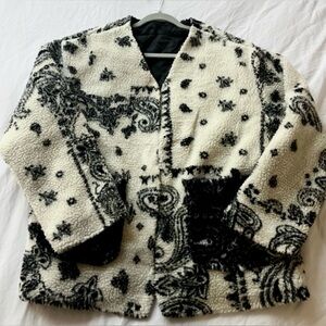 New w.o Tags. Commense Black and Cream Textured Jacket